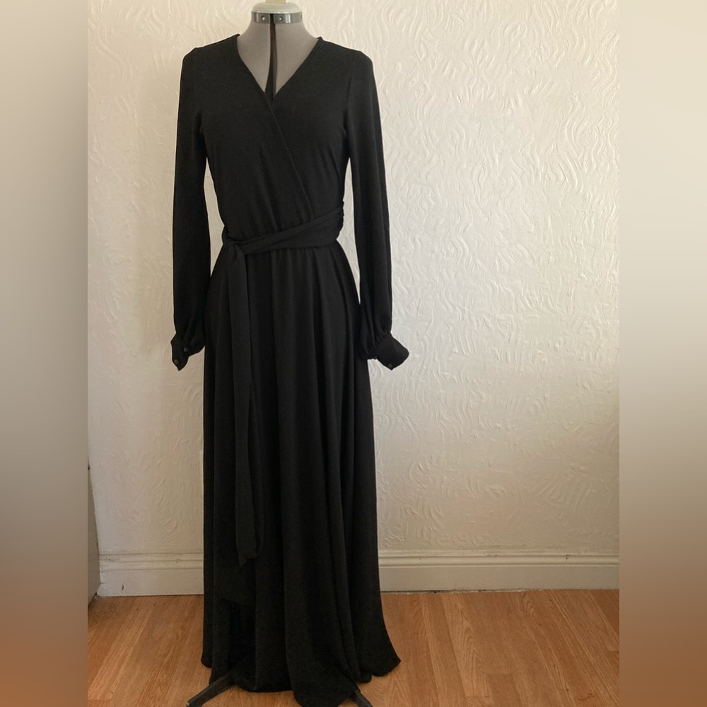 Eleganzarella Elegant Black  long sleeve Maxi  fit & flare  Dress size M